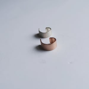 Massiver Gold Ohrschmeichler gebürstet matt texturiert in Sterling Silber, 9 Karat Gold, Roségold, Weißgold