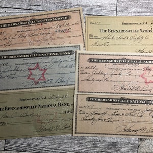 VIntage checks a collection of 6 from the 1940&#39;s