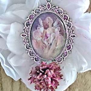 Collier fée Mélissa, fée en camaïeu de rose sous verre, cabochon peint, rose en tissu image 7
