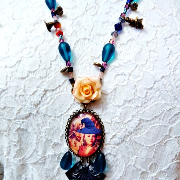 Collier sautoir original de rituel de sorcellerie par une nuit de Sabbat, sorcière de Salem vintage en nuances de bleu nuit et orange