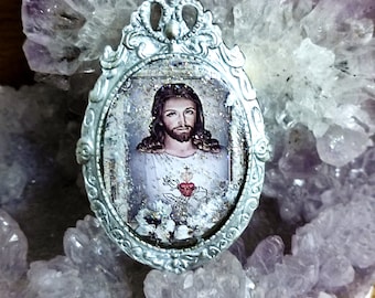Catholic religious gift brooch of the Sacred Heart of Jesus Christ, gift idea for women