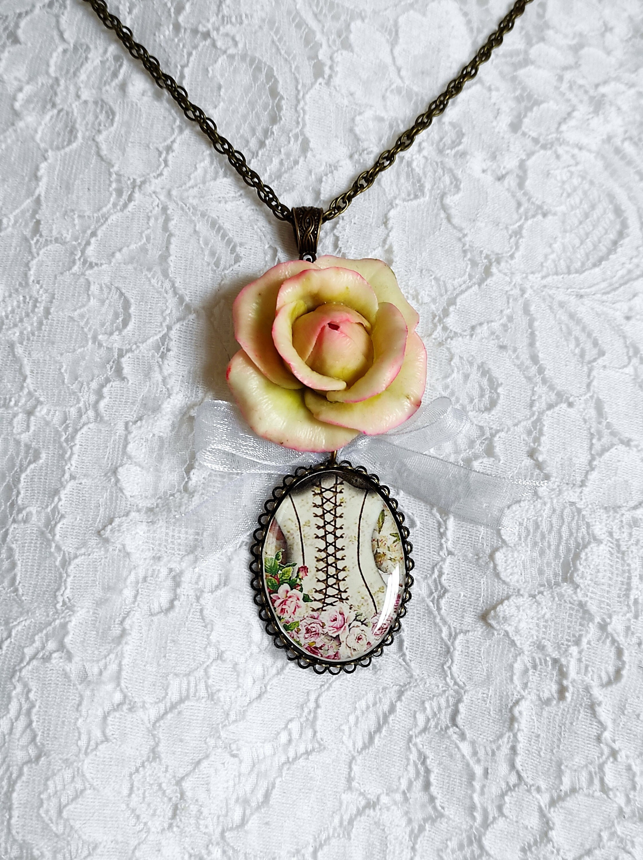 Pendentif Ancien En Or Blanc Avec Grenat De 4,32 Carats Et Diamants De 108 Carat Ann%c3%a9es 1920