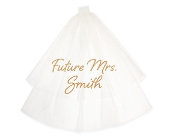 Custom Bachelorette Party Veil - Future Mrs. Design - Bachelorette Favor - Bridal Shower - Tuelle Veil - Hen Party - Stagette - Personalized