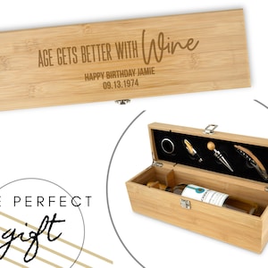 Caja de regalo de vino de madera grabada con juego de accesorios - Caja de vino de cumpleaños y juego de herramientas - Juego de regalo de vino de cumpleaños personalizado - Regalo de 50 cumpleaños