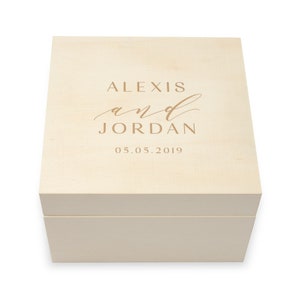 Boîte cadeau en bois gravée personnalisée - Cadeau de mariage - Boîte souvenir de mariage - Souvenir de mariage - Boîte cadeau d'anniversaire - Boîte cadeau de fiançailles personnalisée