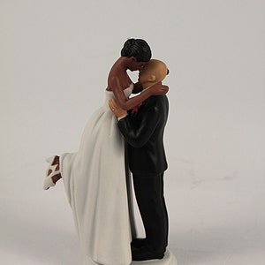 True Romance Interlocking Bride and Groom Wedding Cake Toppers - Medium ...
