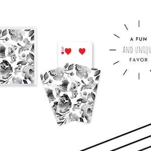 Faveur de mariage unique - cartes à jouer noir et blanc - faveur de cartes à jouer - faveur de mariage - cartes à jouer florales - fête de fiançailles