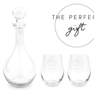 Personalized Wine Decanter Gift Set - Mr and Mrs - Engraved Couples Wine Decanter - Custom Wedding Wine Glasses with Carafe - Unique Gift