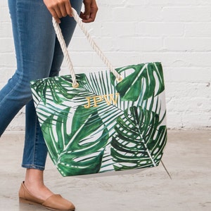 Sac fourre-tout en feuille de palmier - sac fourre-tout personnalisé - cadeau de mariée - cadeau de demoiselle d&#39;honneur - mariage à destination - mariage de plage - cabas de plage - tropical