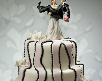 Topper Per Torta Matrimonio – Coppia Sposi Che Fanno L’Occhiolino, Idea Regalo Scherzosa Per Sposi, Alzatina Decorativa - 3