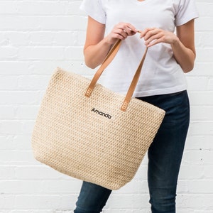 Sac fourre-tout personnalisé - paille tressée - mariage tropical - cadeau de demoiselles d'honneur - cadeau d'enterrement de vie de jeune garçon - mariage de destination - sac de mariée
