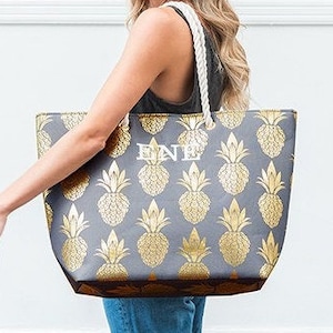 Personalized Beach Tote Bag Pineapple Tote Bag Girls Trip Tote Bag Custom Beach Bag Canvas Beach Tote Gift for Her Gift for Mom Etsy UK