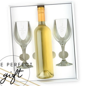 Personalized Wine Glass Gift Set - Stacked Monogram Wine Glasses - Custom Wine Lover Birthday Gift - Engraved Gift Set - Gift for the Couple
