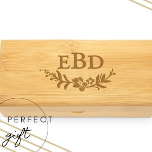 Etui à lunettes de soleil en bois personnalisé - Etui à lunettes gravé - Cadeaux pour le couple - Cadeau de fête de mariage - Cadeau d'anniversaire - Cadeau de demoiselle d'honneur
