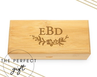 Custom Wooden Sunglasses Case - Engraved Glasses Case - Gifts for the Couple - Wedding Party Gift - Her Birthday Gift - Bridesmaid Favor