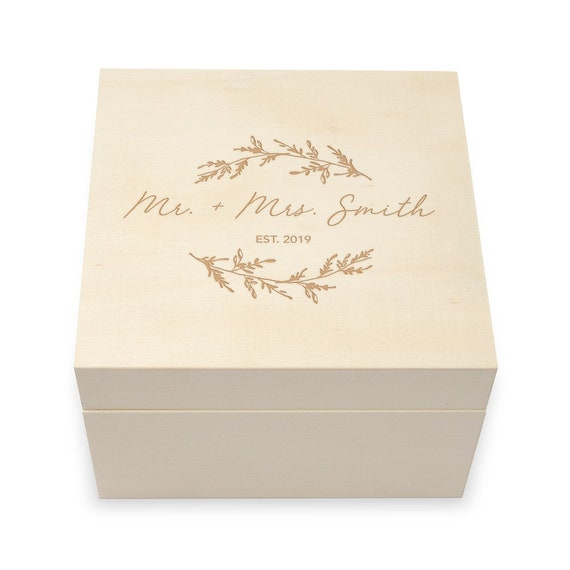 Personalized Wooden Gift Box - Wreath Design - Hostess Gift - Personalized Gift - Keepsake - Housewarming - Custom Gift Box - Wedding Gift