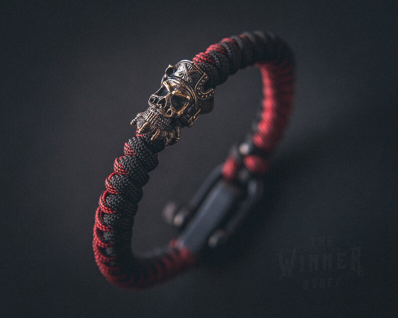 Paracord bracelet with Edward Teach bead and Snake Knot weave