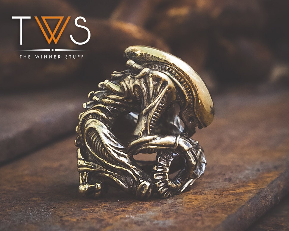 Alien - Paracord Knife Lanyard Bead in Bronze
