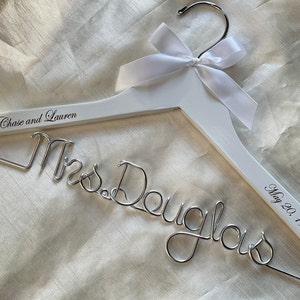 wedding dress hanger,wedding hanger for bride,bridal hanger,bridal dress hanger,bride gift,wedding hanger,Personalized Hanger,Bride hanger