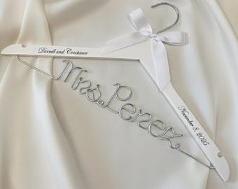 Custom Bridesmaid Gift, Bridal Hanger, Bridal Shower Gift, Bachelorette Party, Gift for Bride,Personalized Wedding hanger bride gift
