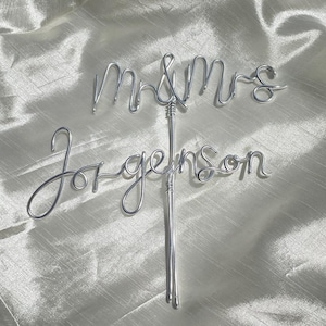Personalized Mr and Mrs Wire Cake Topper: Wedding Decoration