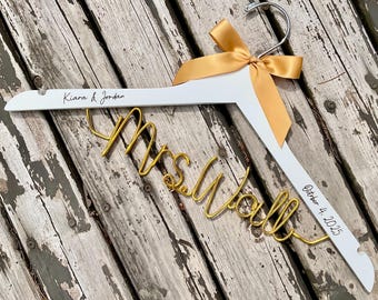 Personalized Wedding Dress Hanger: Silver Wire Name, Engraved Date