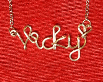 Vicky Necklacename 