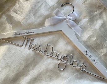 Bridal hanger, Personalized gift for bride, Engagement gifts for bride, Bridal hanger for wedding dress, Wire name hanger, Wedding hanger