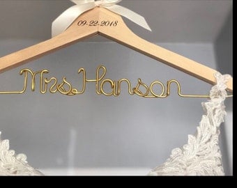 Wedding Hanger,Bride Hanger,Bridesmaid Hanger,Bridal Dress hanger,Personalized Hanger,Gold Name Hanger,Custom Hanger,bride gift,Wedding gift