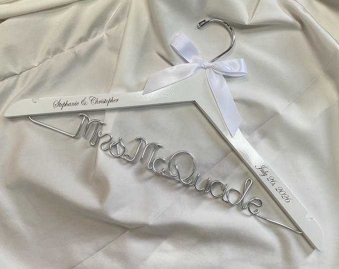 Personalized Wedding Dress Hanger, Bridal Hanger, Bride Hanger, Custom Wire Name Hanger, bridal party gifts,Wire Name Hanger,Engagement Gift