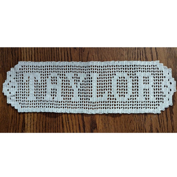 Napperon prénom au crochet personnalisé pour cadeau souvenir de mariage en dentelle