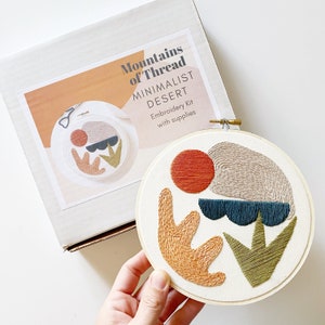 Embroidery Kit - Minimalist Desert Embroidery Kit - Embroidery How To - Beginner Level - Intermediate Level - Patterns and How To