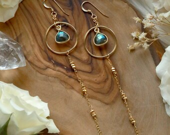 Boucles d’oreilles Starlight Labradorite Gold | Chaîne / entretoises remplies d’or 14k + lunette en labradorite flashy en or vermeil 14k