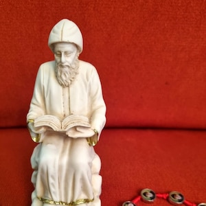 St.Charbel Statue 12 cm+Armband+Schlüsselanhänger+Charbel rot Armband+ gratis Geschenk Brieftasche Icon Karte