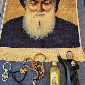 St. Charbel harsbeeld 20 cm+ wanddecoratie 40 cm + houten rozenkrans +armband+sleutelhanger+olie Ceder van Libanon olie 100 ml +kaart