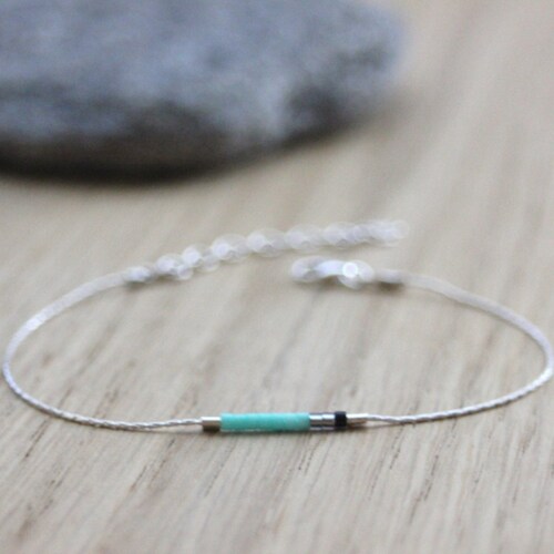 Bracelet minimaliste en argent massif et perles miyuki aqua