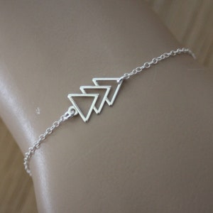 Bracelet minimaliste et géométrique en argent massif 3 triangles style ethnique