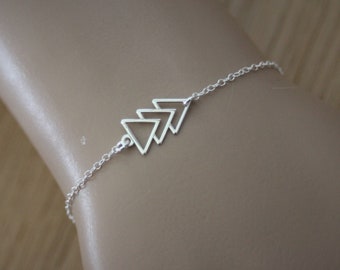 Bracelet minimaliste et géométrique en argent massif 3 triangles style ethnique