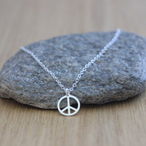 Collier minimaliste en argent massif 925 pendentif médaille peace and love style hippie chic