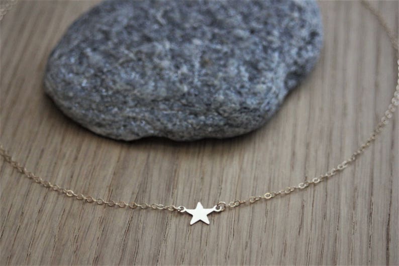 Minimalist Little star Gold Filled choker Necklace zdjęcie 3