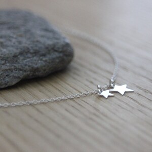 Collier minimaliste ras de cou en argent massif 2 étoiles image 4