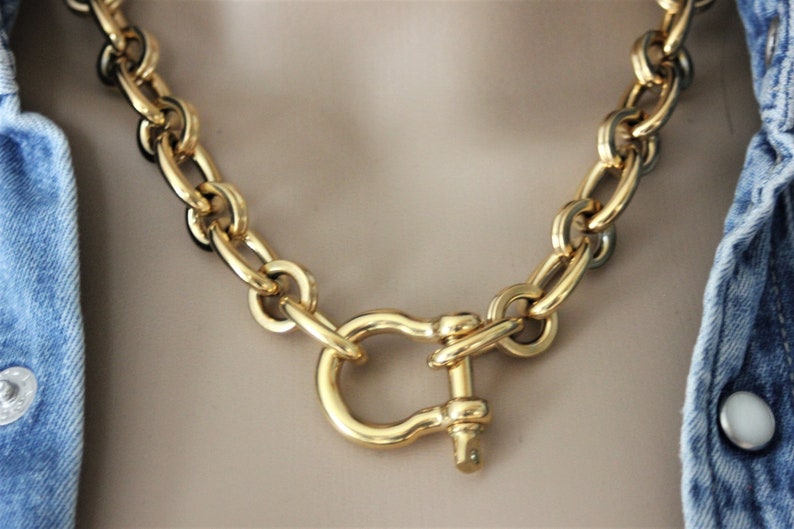 Gold-tone stainless steel necklace with large XL links shackle clasp image 4