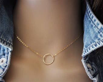 Collier minimaliste ras de cou en or Gold Filled pendentif anneau de 15mm