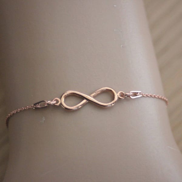 Bracelet minimaliste infini en argent massif plaqué or rose 18 carats