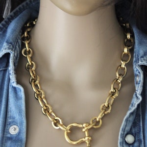 Gold-tone stainless steel necklace with large XL links shackle clasp image 9