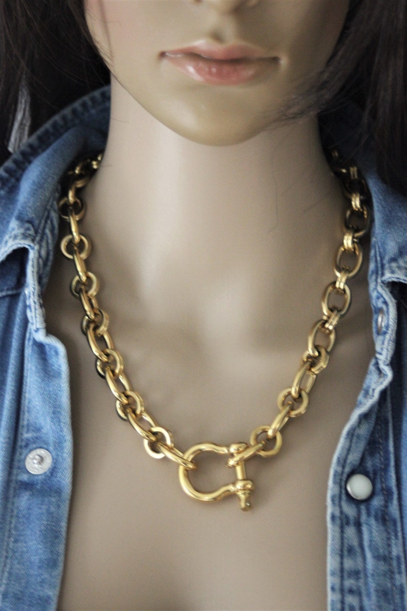 Gold-tone stainless steel necklace with large XL links shackle clasp image 9