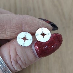 Boucles d'oreilles minimalistes rose des vents / boussole en argent massif
