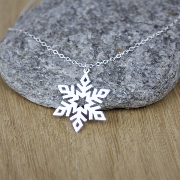 Collier minimaliste en argent massif 925 pendentif flocon de neige