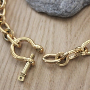 Gold-tone stainless steel necklace with large XL links shackle clasp image 6