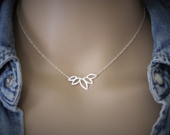 Minimalist and geometric choker necklace 925 sterling silver with interleaved leaves asymmetrical